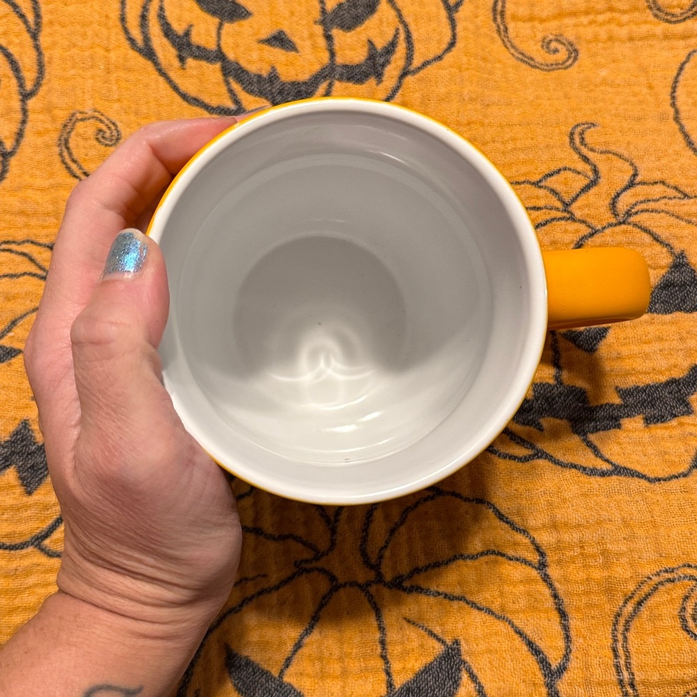 Disney Halloween Winnie the Poo Bright Orange Mug - Picture 4 of 4